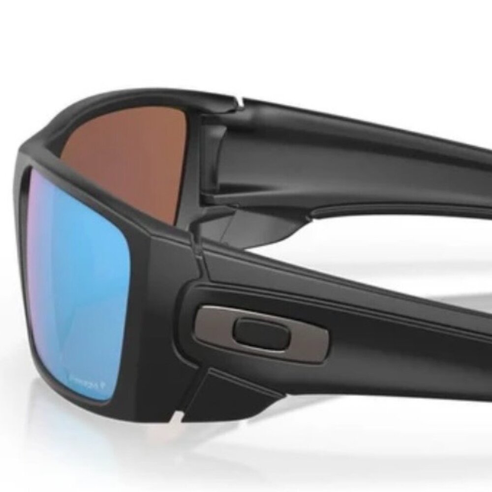 NEW OAKLEY FUEL CELL POLARIZED SUNGLASSES